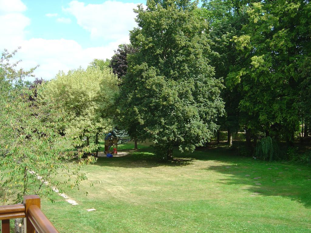 Domaine De Chantemerles ฟงแตนโบล ภายนอก รูปภาพ